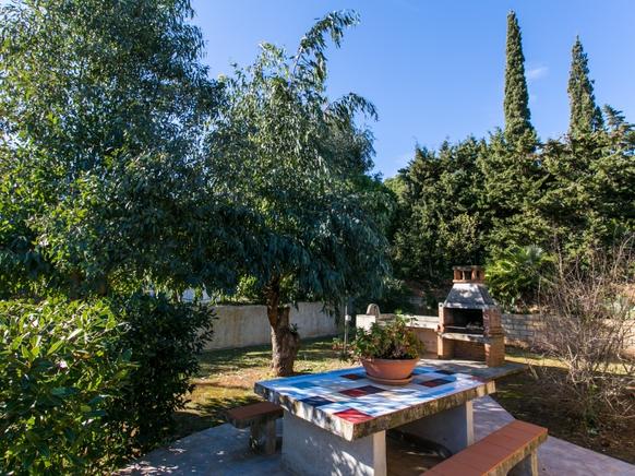 Garten mit Grillplatz Garten mit Grillplatz